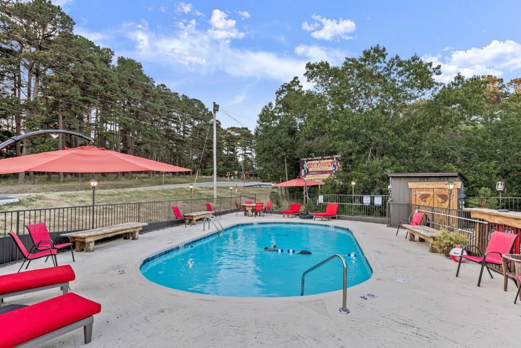 Stonegate Lodge 2 Queen Beds Wifi 50In Roku Tv Salt Water Pool Room #105 Eureka Springs Zewnętrze zdjęcie