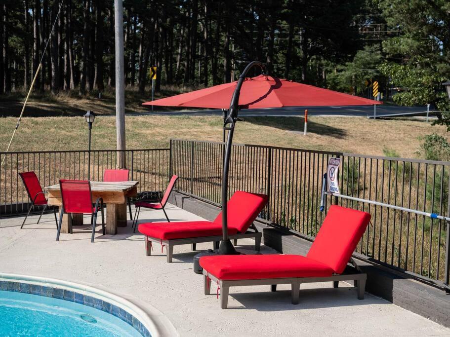 Stonegate Lodge 2 Queen Beds Wifi 50In Roku Tv Salt Water Pool Room #105 Eureka Springs Zewnętrze zdjęcie